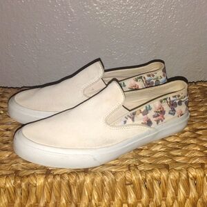 Sperry Grey Malin Cloud Slip-on Sneaker Cream Beach Scene 8